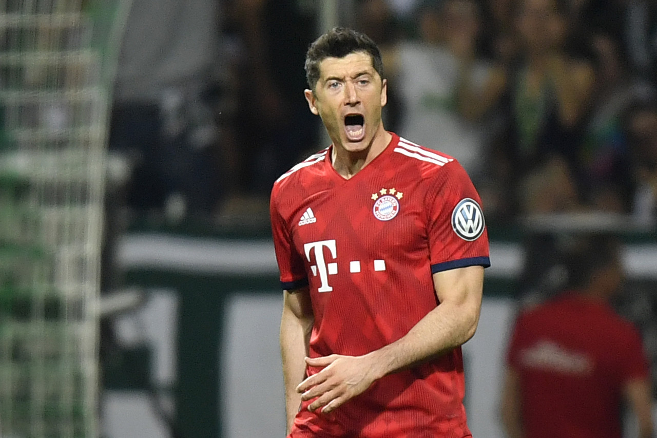 爱游戏体育app下载-莱万多夫斯基新星出色防守表现突出，拜仁前途光明！赛场气氛高涨的简单介绍-爱游戏体育app下载